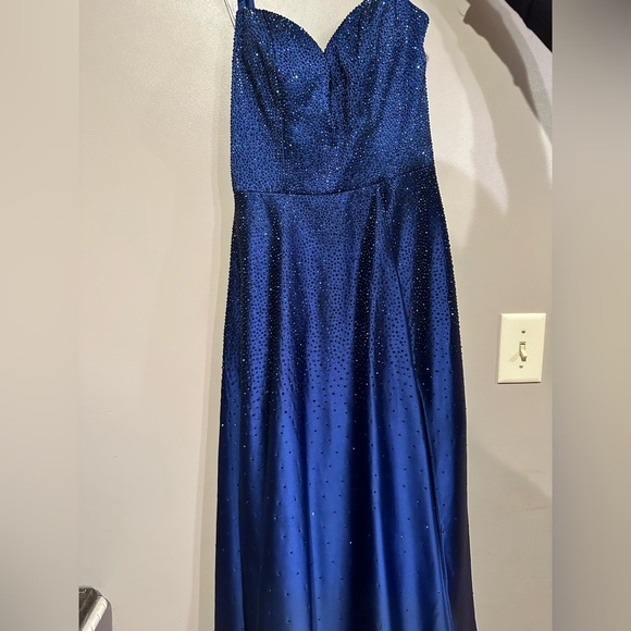 Ellie Wilde Prom Dress - Picture 14 of 16